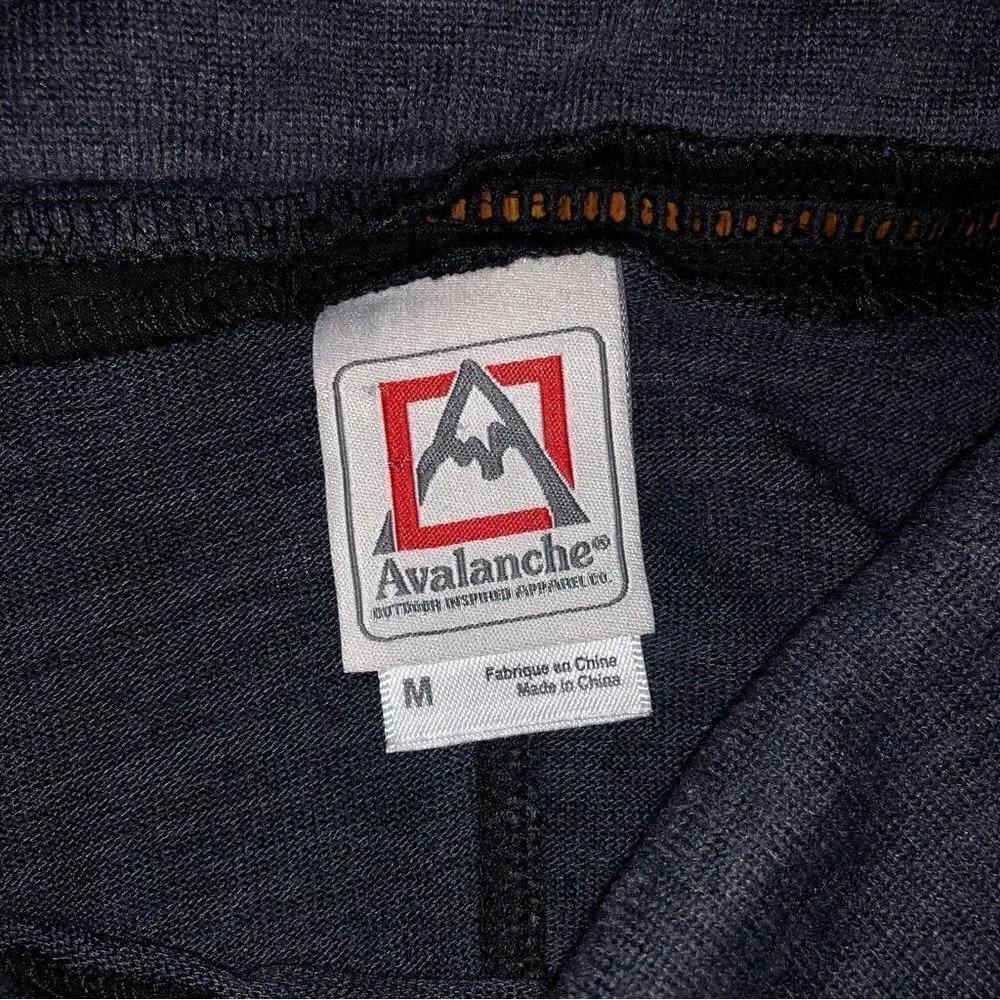 NWT Avalanche Cowl Gray Sweater Size Medium
